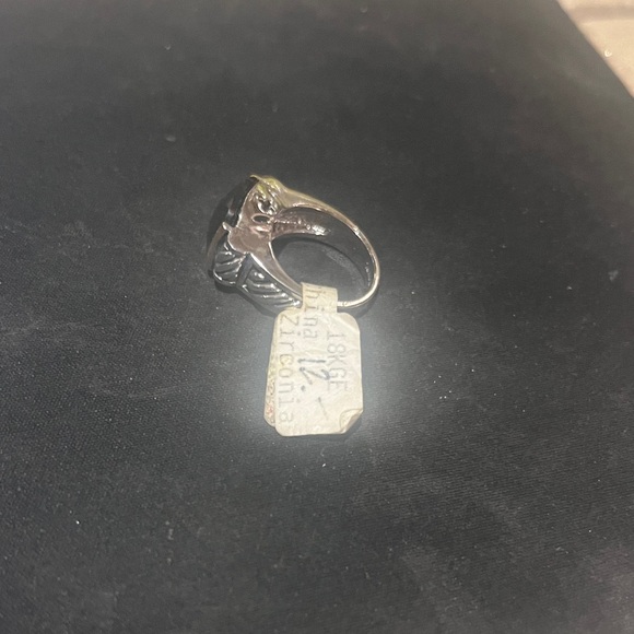 Sophisticated Black Silver Women's Ring - Picture 3 of 4